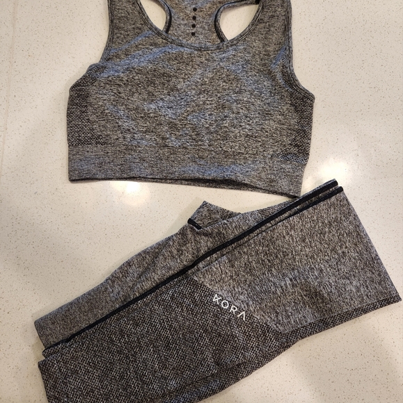 KORA (now ACTA) sports bra and leggings. Matching set. - Picture 2 of 2